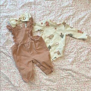Baby overalls and onesie set